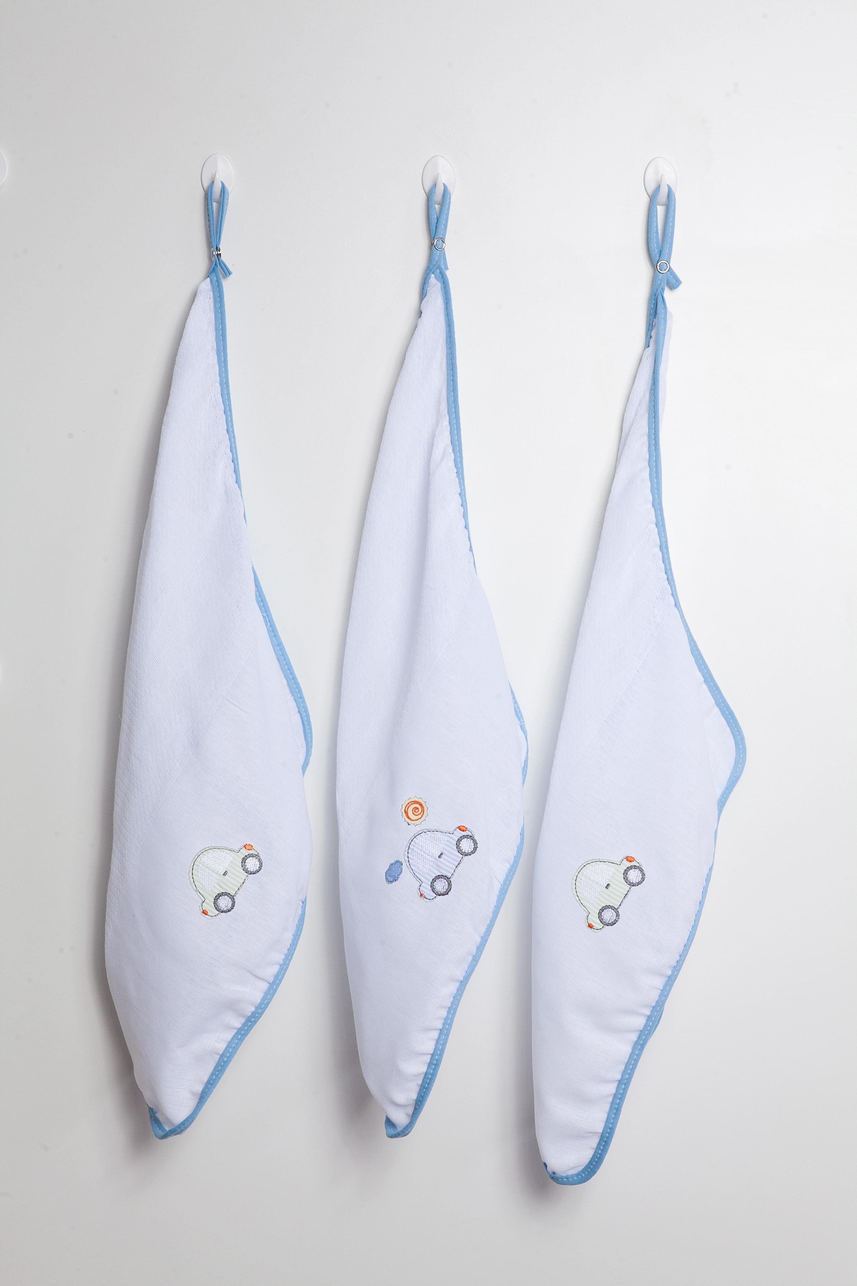 Jogo De Babetes Com Prendedor De Chupeta Carrinhos Branco e Azul - 3 Unidades