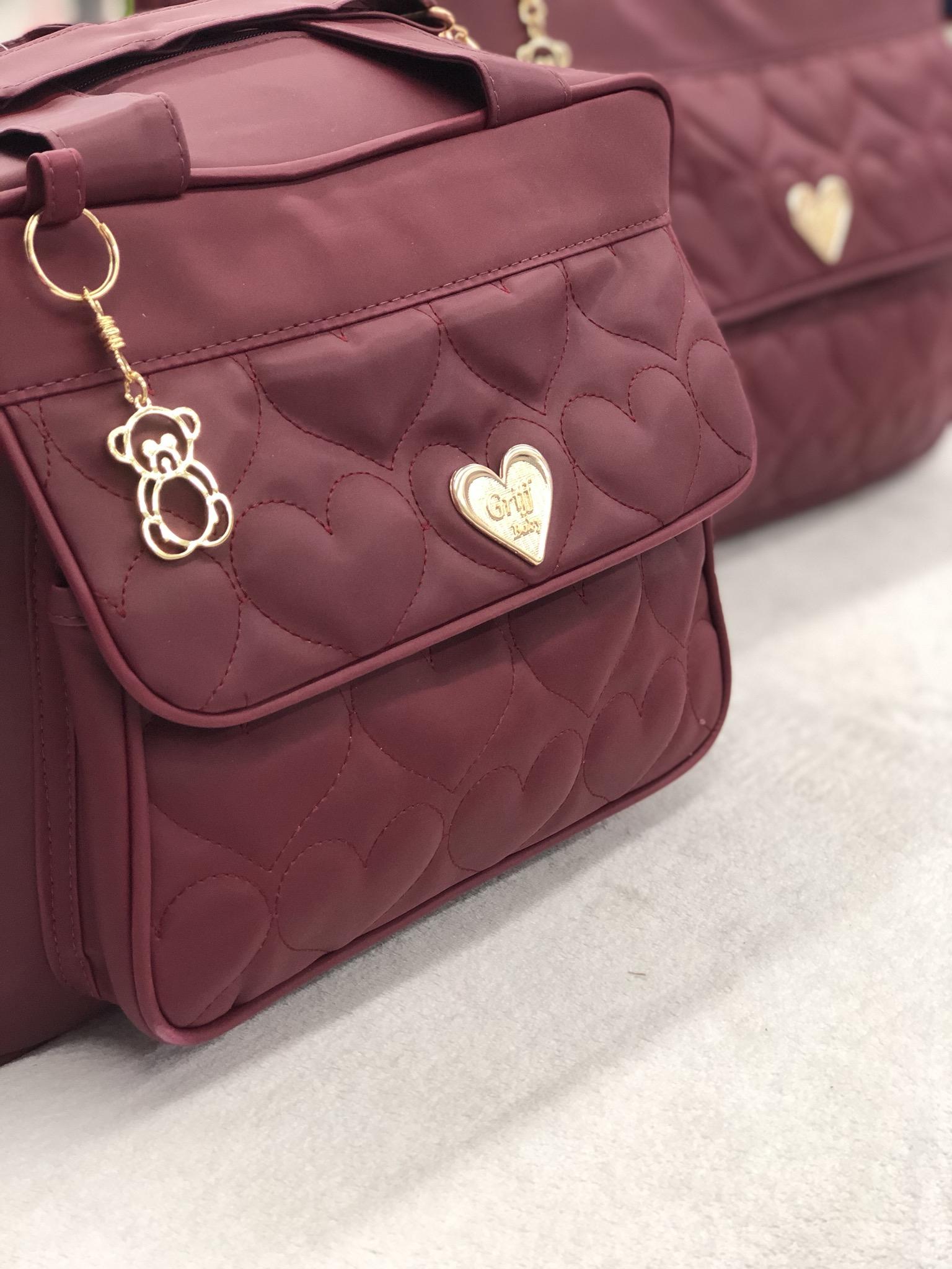 Jogo De Bolsas Com Bordado De Corações Com Trocador Bordô - 3 Peças